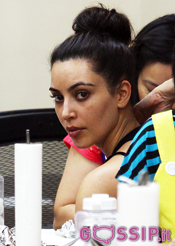 Kim Kardashian irriconoscibile senza trucco