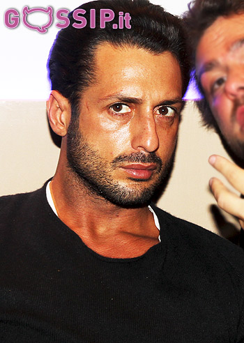 Corona a letto con la Nile, ma si ritiene single