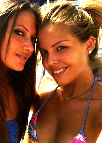 Costanza Caracciolo, spericolata sul 'ciambellone'