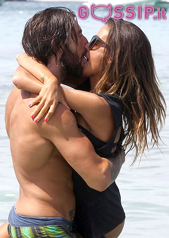 Palmas e Brumotti innamorati in Sardegna