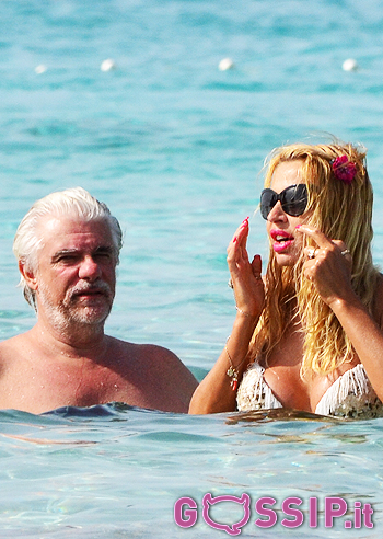 Valeria Marini in vacanza a Formentera con Ricky Tognazzi
