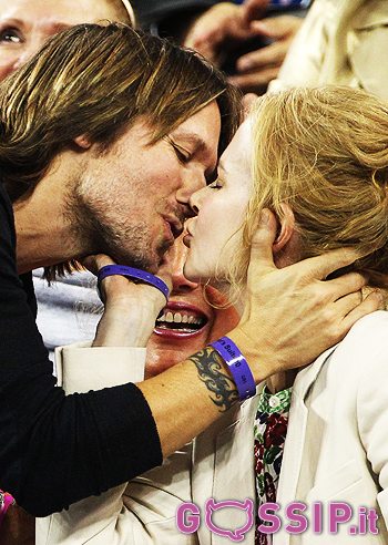 Nicole Kidman bacia Keith Urban sugli spalti degli US Open