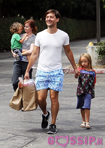 Tobey Maguire a spasso con la figlia Ruby: foto