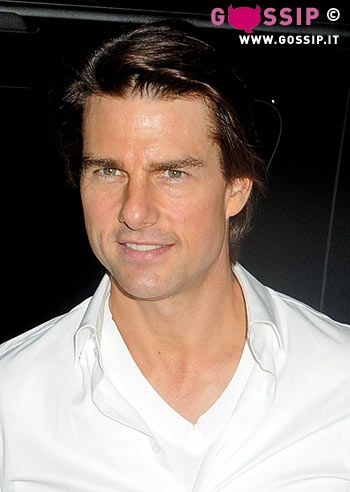 Tom Cruise, un esposto contro le bugie sulle mogli