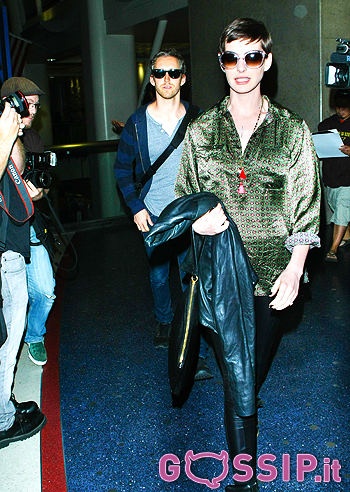 Anne Hathaway inseparabile dal fidanzato: foto