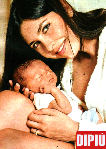 Tania Zamparo felice con il piccolo Francesco