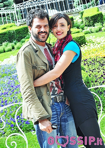 Ambra: "Si tormenta la mia famiglia per vendere carta igienica"