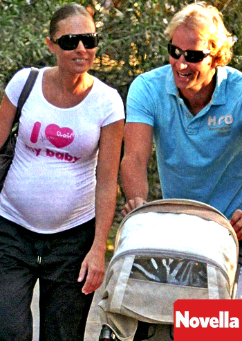 Natalia Titova, con Rosolino, Sofia e il pancione