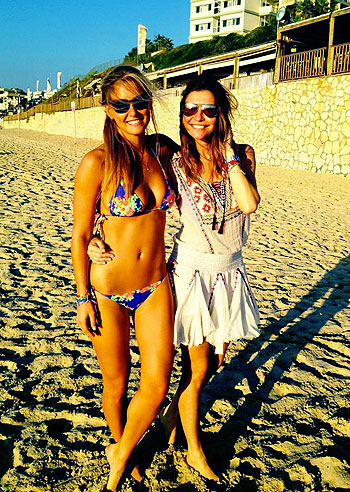 E' ancora estate per Bar Refaeli: foto