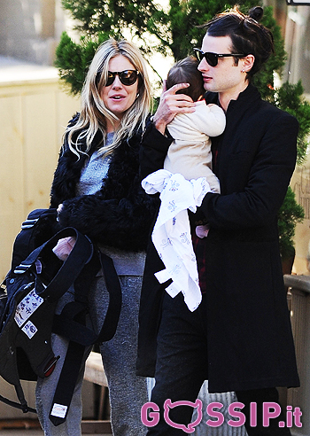 Sienna Miller, mamma felice: foto Sienna Miller, mamma felice: foto