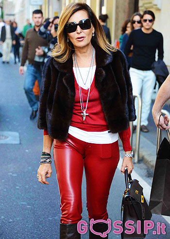 Daniela Santanché, rosso passione