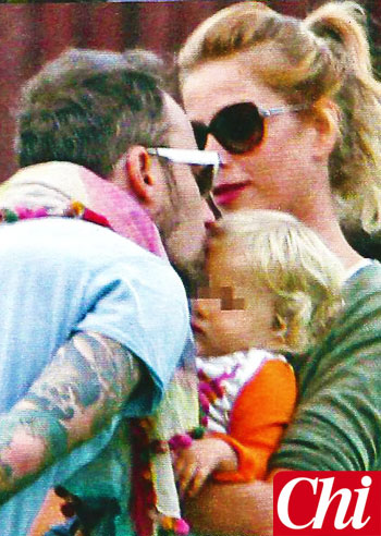 Alessia Marcuzzi e Francesco Facchinetti, al parco con Mia