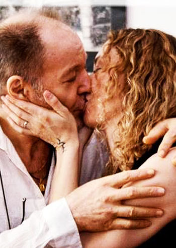 Vasco Rossi e Laura Schmidt, passione al bacio (condivisa)