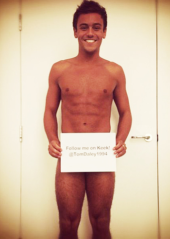 Tom Daley nudo per social: foto