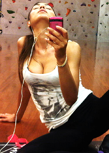 Cecilia Capriotti, sexy anche in palestra