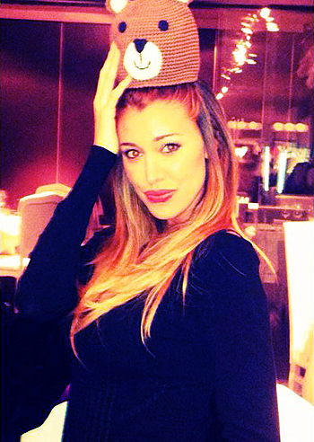 Belen e Stefano, Santiago Gift