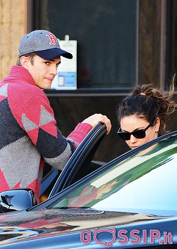 Ashton Kutcher qualche volta è un vero gentiluomo: foto