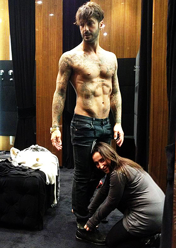 Fabrizio Corona, shopping tutto muscoli Fabrizio Corona, shopping tutto muscoli