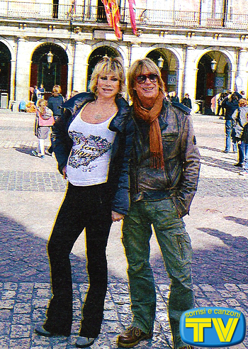 Carmen Russo sfoggia il pancione a Mdrid: foto Carmen Russo sfoggia il pancione a Mdrid: foto