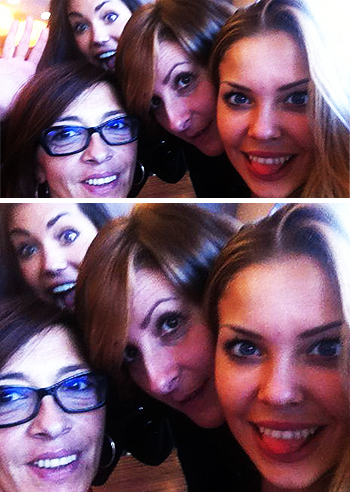 Costy Caracciolo con le 'restauratrici' preferite Costy Caracciolo con le 'restauratrici' preferite