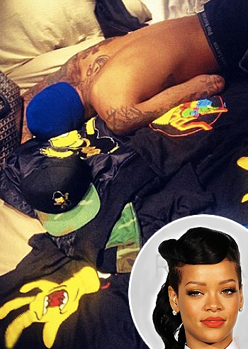 Rihanna posta una foto di Chris Brown senza maglietta