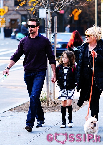 Hugh Jackman tenero papà: foto