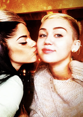 Miley Cyrus, capelli ancora più corti Miley Cyrus, capelli ancora più corti