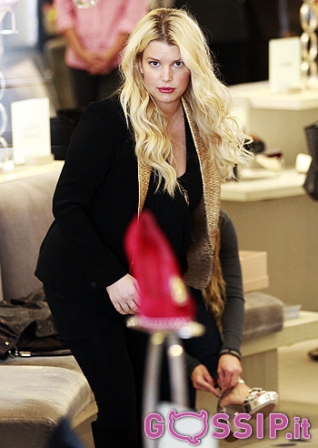 Jessica Simpson, shopping prenatalizio: foto Jessica Simpson, shopping prenatalizio: foto