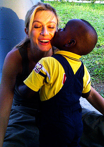 Maddy Corvaglia alla Maison Padre Pio Maddy Corvaglia alla Maison Padre Pio