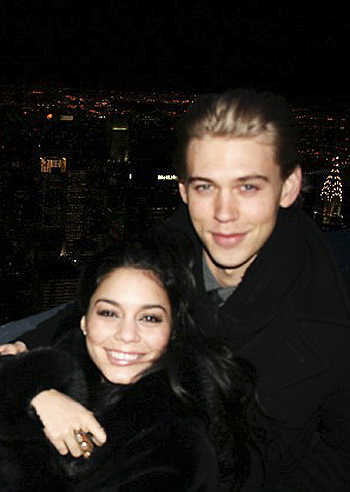 Vanessa Hudgens e Austin Butler sull'Empire State Building