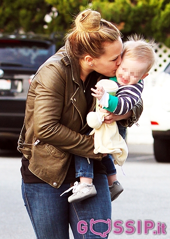 Hilary Duff, coccole per Luca: foto