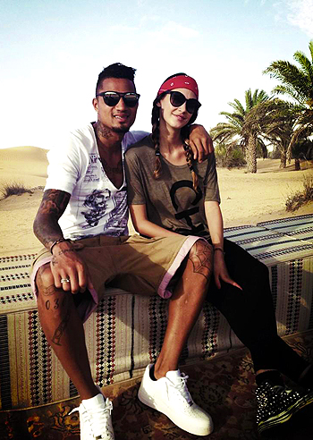 Melissa Satta con Prince nel deserto Melissa Satta con Prince nel deserto