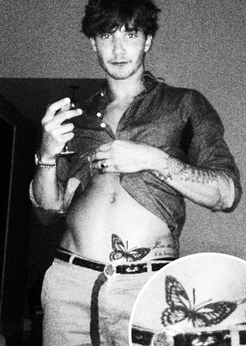 Stefano De Martino, una farfallina per 'par condicio'