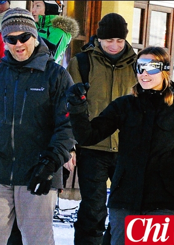 Kasia Smutniak in montagna con Domenico e Sophie Kasia Smutniak in montagna con Domenico e Sophie