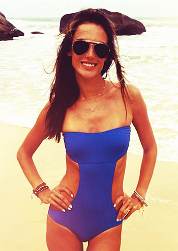 E' sempre estate per Alessandra Ambrosio