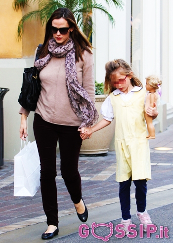 Jennifer Garner, shopping con Violet: foto