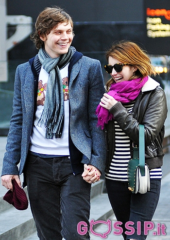 Emma Roberts inseparabile da Evan
