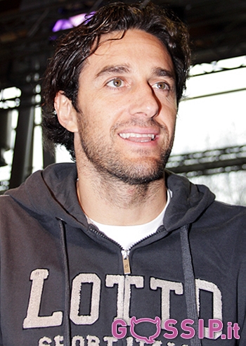 Luca Toni senza Marta Cecchetto a Pitti Uomo: foto