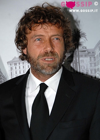 Massimo Ciavarro: "Figlio mio lascia l'Italia"