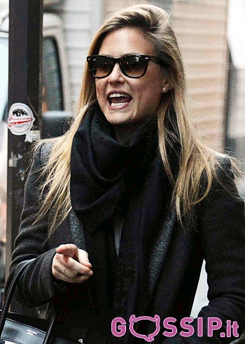 Bar Refaeli, ancora shopping milanese