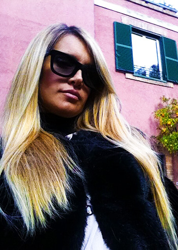 Capelli liscissimi per Katia Pedrotti Capelli liscissimi per Katia Pedrotti