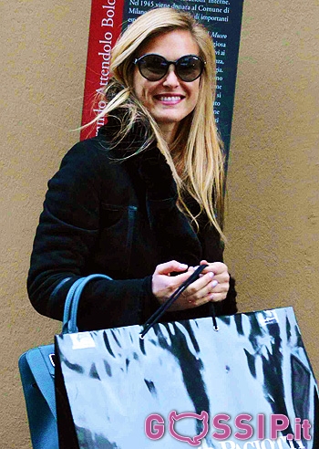 Bar Refaeli, ancora shopping milanese
