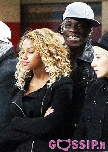 SuperMario, baci e abbracci a S. Siro con Fanny SuperMario, baci e abbracci a S. Siro con Fanny