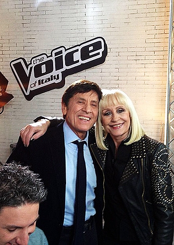 Morandi con la Carrà negli studi di "The Voice"