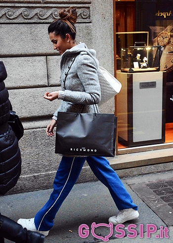 Federica Nargi, shopping in tuta