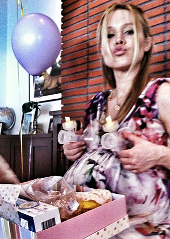 Kristen Bell festeggia il nascituro