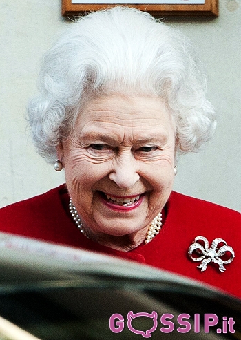 La Regina Elisabetta esce dall'ospedale: foto
