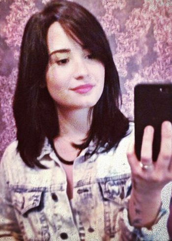 Demi Lovato cambia look