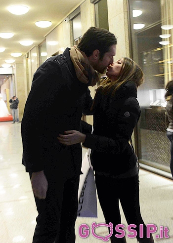 Leonardo Tumiotto, baci con la Rocco