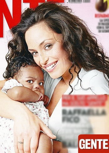 Raffaella Fico: 'Mamma a tempo pieno' Raffaella Fico: 'Mamma a tempo pieno'